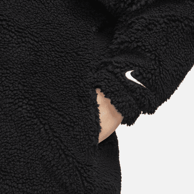 Veste en tissu Fleece à poils longs et logo Nike Sportswear pour femme (grande taille)