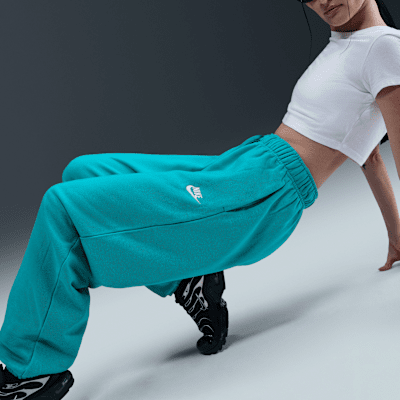 Nike Sportswear Club Fleece Women's Mid-Rise Oversized Sweatpants
