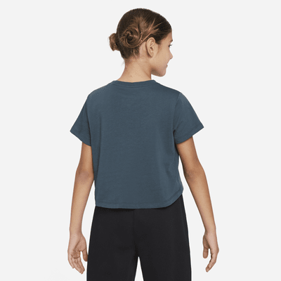 Nike Sportswear Older Kids' (Girls') Cropped T-Shirt. Nike SG