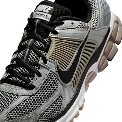 Nike Zoom Vomero 5 Men's Shoes