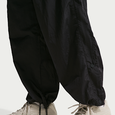 Nike Sportswear 女款寬鬆高腰傘兵長褲