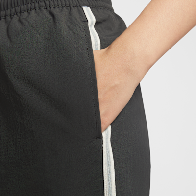 Nike Sportswear 女款高腰 9" 梭織短褲