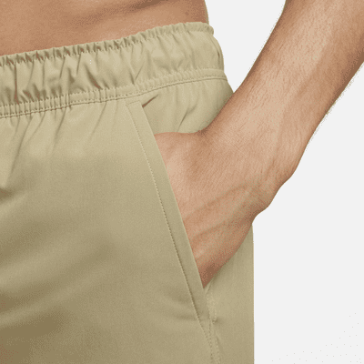 Shorts versátiles Dri-FIT de 18 cm 2 en 1 para hombre Nike Unlimited