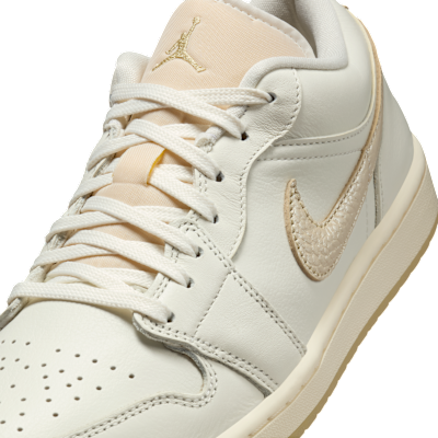 Air Jordan 1 Low SE Kadın Ayakkabısı