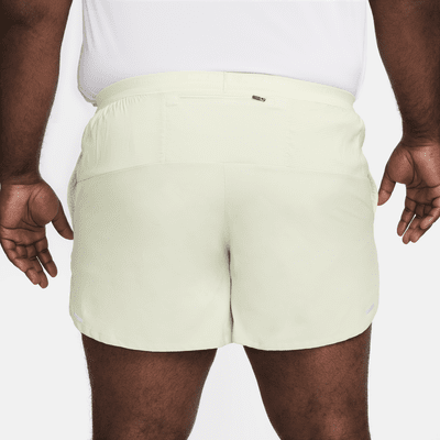 Shorts de correr Dri-FIT de 13 cm con forro de ropa interior para hombre Nike Stride