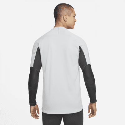 Camiseta de entrenamiento de fútbol Nike Therma-FIT Strike Winter ...