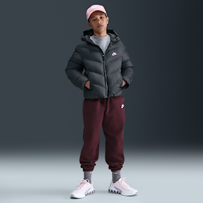 Nike Sportswear All Day Play Therma-FIT-Puffer-Jacke mit weiter Passform (ältere Kinder)
