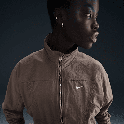 Veste oversize déperlante avec protection UV Nike Sportswear Everything Wovens pour femme