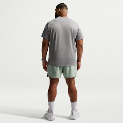 Shorts de correr Dri-FIT de 13 cm con forro de ropa interior para hombre Nike Stride