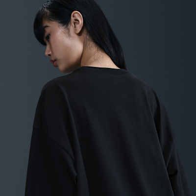 Nike Sportswear Women's Oversized Graphic T-Shirt