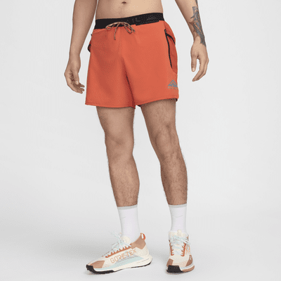 Shorts de correr Dri-FIT de 13 cm con forro de ropa interior para hombre Nike Trail Second Sunrise