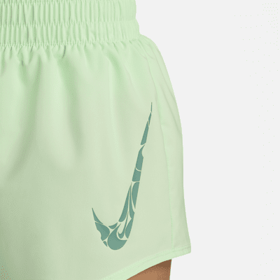 Shorts Dri-FIT de tiro medio de 8 cm con forro de ropa interior para mujer Nike One