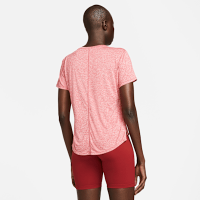 Playera de manga corta y ajuste estándar para mujer Nike Dri-FIT One