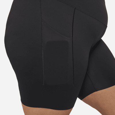 Nike Universa-cykelshorts (20 cm) med medium støtte, høj talje og lommer til kvinder (plus size)