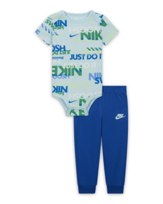 Детские  Nike Sportswear Playful Exploration Baby (12-24M) Printed Bodysuit and Pants Set