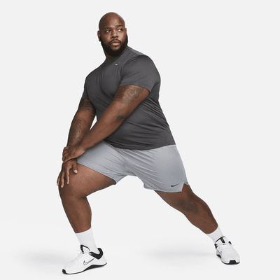 Shorts versátiles sin forro Dri-FIT de 18 cm para hombre Nike Totality