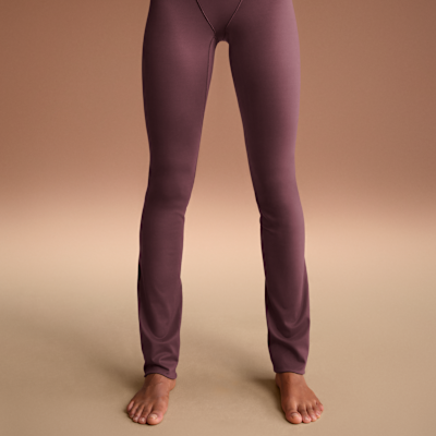NikeSKIMS Matte Women's High-Waisted V-Panel Straight Leggings