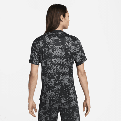 Nike Academy Pro Men's Dri-FIT Soccer Short-Sleeve Graphic Top