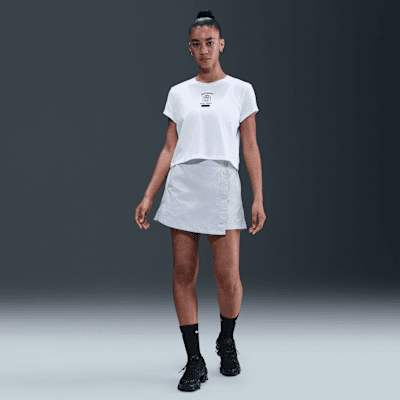 Nike Club Women's Cropped T-Shirt