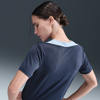 Playera de fútbol de manga corta Dri-FIT para mujer Nike Strike