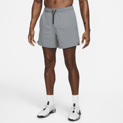 Shorts versátiles sin forro Dri-FIT de 13 cm para hombre Nike Unlimited