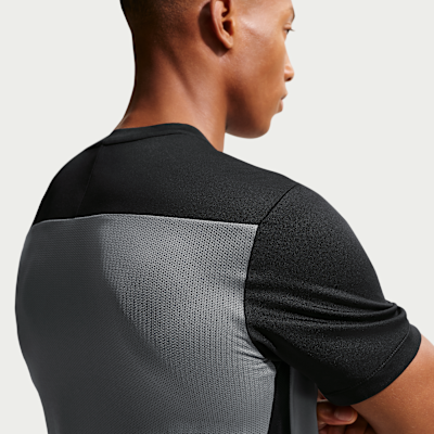 Nike Academy voetbaltop met Dri-FIT en korte mouwen voor heren