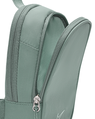 Nike Sportswear Commute