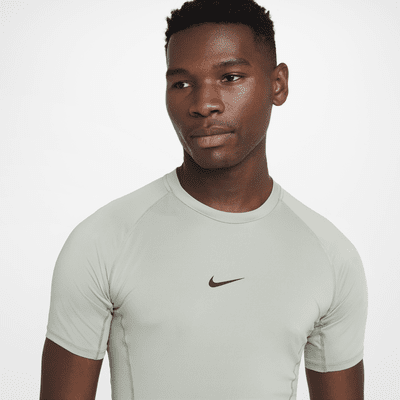 Tætsiddende Nike Pro Dri-FIT-fitnessoverdel med korte ærmer til mænd