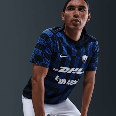 Playera de manga corta de fútbol Nike Dri-FIT para antes del partido para hombre Pumas UNAM Academy Pro