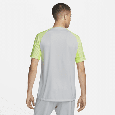 Nike Dri-FIT Strike Men's Short-Sleeve Football Top. Nike AU