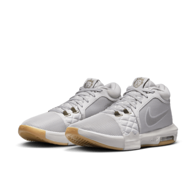 LeBron Witness 8 Basketball Shoes