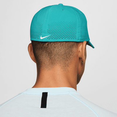 Gorra SwooshFlex estructurada Nike Dri-FIT ADV Rise