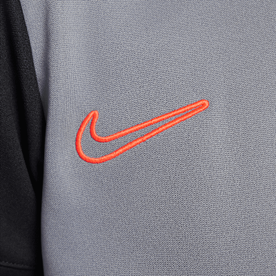 Playera de fútbol Dri-FIT para niños talla grande Nike Academy