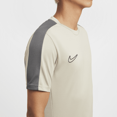 Playera de fútbol de manga corta Dri-FIT para hombre Nike Academy