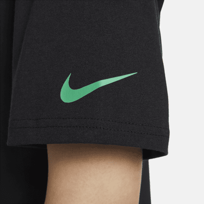 Nike Men's Max90 Basketball T-Shirt. Nike VN