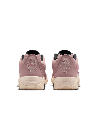 LeBron Witness IV EP