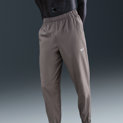 Nike Form vielseitige Hose mit schmal zulaufender Passform und für Herren