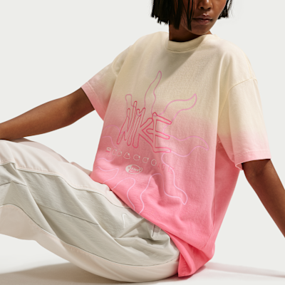 เสื้อยืดแขนสั้นขนาดโอเวอร์ไซส์ผู้หญิง Nike Sportswear