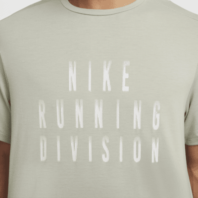 เสื้อวิ่งแขนสั้นผู้ชาย Dri-FIT Nike Rise 365 Running Division