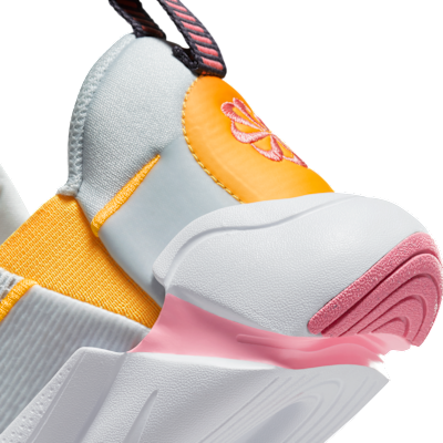 nike flex experience rn kids silver