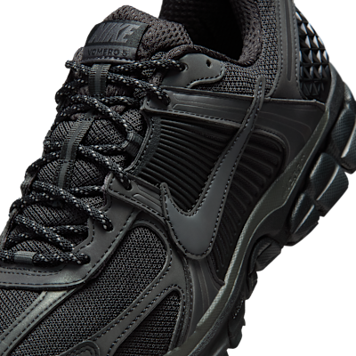 Nike Zoom Vomero 5 SE Men's Shoes With Reflective Design Accents
