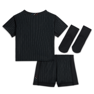 Conjunto de três peças de futebol Replica Jordan do quarto equipamento Stadium Paris Saint-Germain 2025/26 para bebé