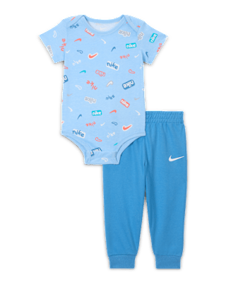 Детские шорты Nike E1D1 Baby Short Sleeve Bodysuit and Pants Set