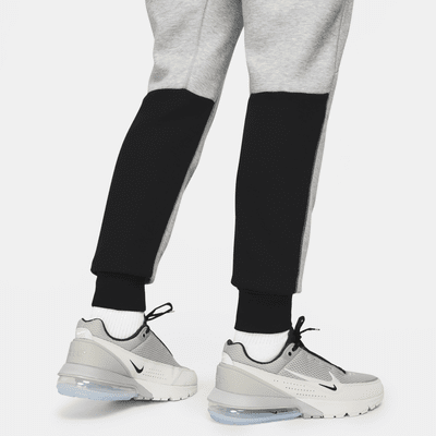 Joggingbyxor Nike Sportswear Tech Fleece för män