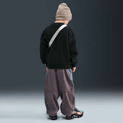 Volnější mikina Nike Sportswear Tech Fleece s kulatým výstřihem pro větší děti (chlapce)