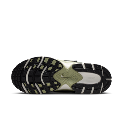 Nike V5 RNR Women's Shoes with Reflective Design Accents