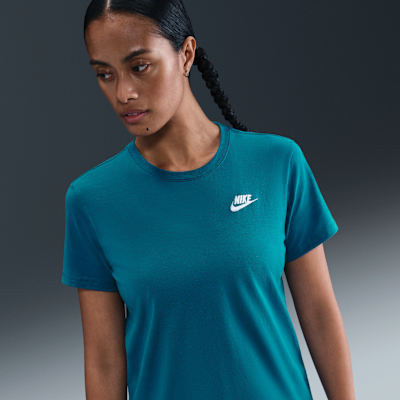 Nike Sportswear Club Essentials