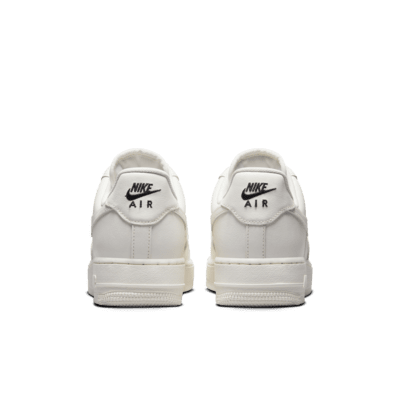 รองเท้าผู้หญิง Nike Air Force 1 ’07 Essential