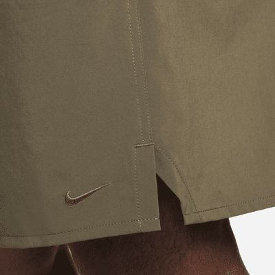 Shorts versátiles sin forro Dri-FIT de 23 cm para hombre Nike Unlimited