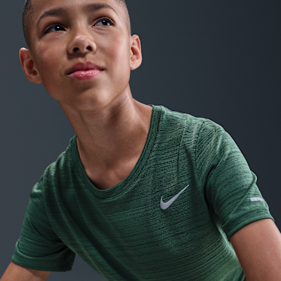 Tréninkové tričko Nike Dri-FIT Miler pro větší děti (chlapce)